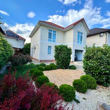 Будинок 150 м² з ремонтом, гаражем та генератором!