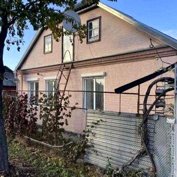 У продажу окремий будинок в районі Кагамлика