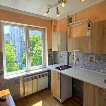 Продам 1 кімнатну квартиру в центральному районі міста