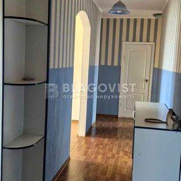 Продам 3-кімнатну квартиру по проспекту Академіка Палладіна 18/30,м.Київ,метро академмістечко 450 метрів