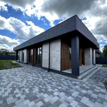 Будинок з МОНОЛІТНИМ перекриттям | 130 м2 | тераса 20м2 | чистовий ремонт