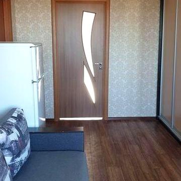 Продається 2 - кімнатна квартира в Центрі