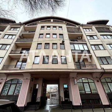 Здається в оренду простора 4-кім квартира на вул. Руфа.