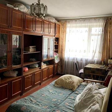 Продається двокімнатна квартира на Героїв Майдану