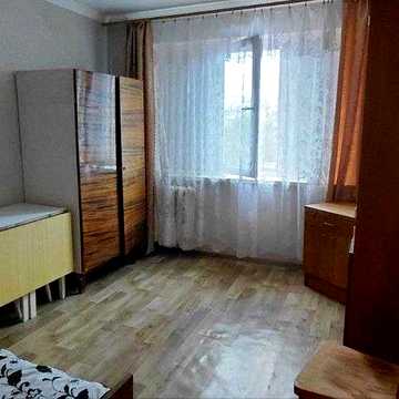 Продається затишна 1 кімнатна гостинка  бульв. Івана Каркача, 73.