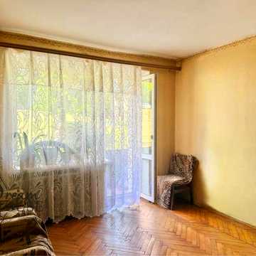 Продаж 4 кімнатної квартири