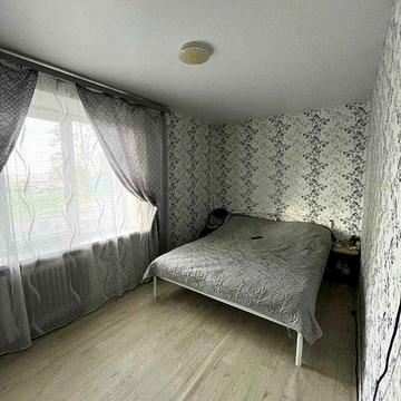 Обміняю 3-х кімнатну квартиру  в районі інституту  на будинок в цьому ж районі