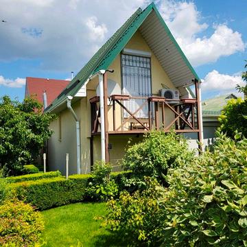 Будинок з ремонтом в Бучі.
