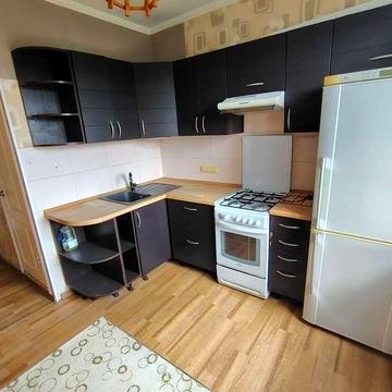 Деснянський р-н, Троєщина, вул Сергія Ліфаря 5, 8/9 52/30/8 2 й балкон засклений