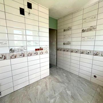 Продається двокімнатна квартира на Нижньому Масиві.