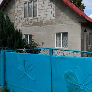 Продаж будинку з великою ділянкою, господарськими будівлями та садом у селі Мурафа,Жмеринського району