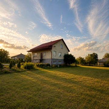 Будинок 200+ м² | 25 соток | Центр Нагуєвичів | Ідеально для життя або туристичного бізнесу