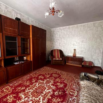 Чорнобильська вул., 10