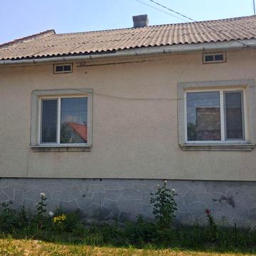Продаж цегляного будинку