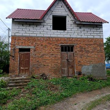 Продам будову в центрі міста