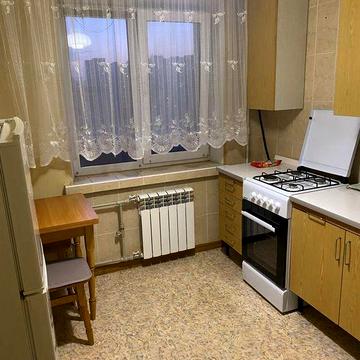 Оренда однокімнатна світла квартира біля Метро Лівобережна 10 хв пішки! Газ, Бойлер
