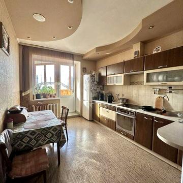 Продаж 3к квартири Озеро Ліс метро Академмістечко