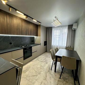 Продаж 2км квартири в центрі, вул. Білогірська