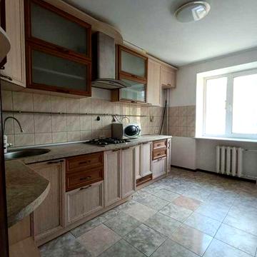 Продаж 3-к квартири. р-н. Левада! Цегла! Тепловий лічильник!!! ТОРГ !!!