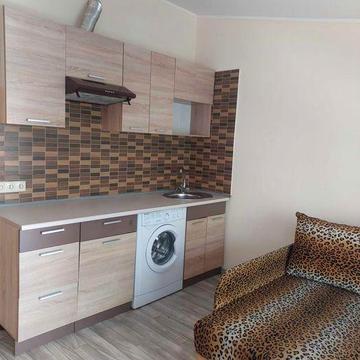 Здам СВОЮ 1-кімн. гостинку в центрі м. Наукова вул. Космічна, 24