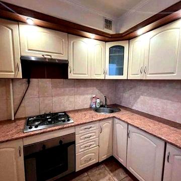 Продам 3 комн квартиру, Новые дома, пр Байрона 1 выс/5 с балконом, всё раздельно, с ремонтом.