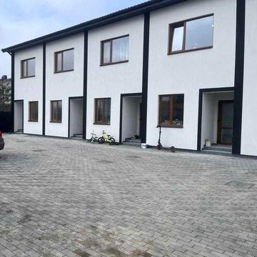 Продам таунхаус з ремонтом у Святопетрівському без комісії