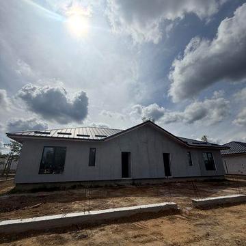 Продам одноповерховий дуплекс з індивідуальним ГАЗОВИМ опаленням в котеджному містечку .