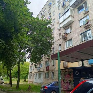 Продам однокімнатну квартиру в Броварах район масів.