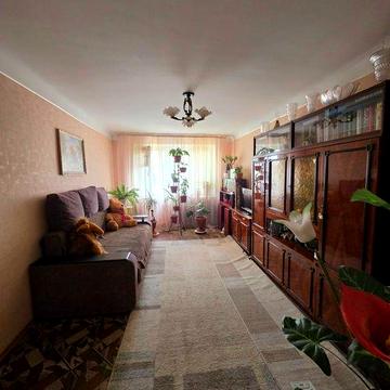 Продам 3-Х КВ.,Космонавтів 122,2/5,цегляний