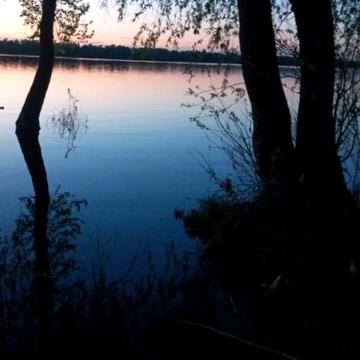 Власник.Оренда житла  на березі Дніпра.Для Дуже порядних сімей,волонтерів,медиків,енергетиків,логістів,військових.0950105525.