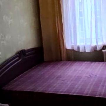 Здається  кімната в квартирі без господарів для дівчини