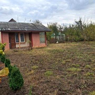 Цегляна дача в місті