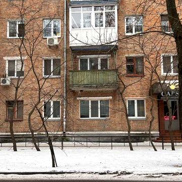 Квартира  (зручна під комерцію центр)