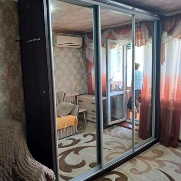 Продам 1 кв Кирова пр-т, пр Поля, Л.Стромцова пр. Богдана Хмельницкого