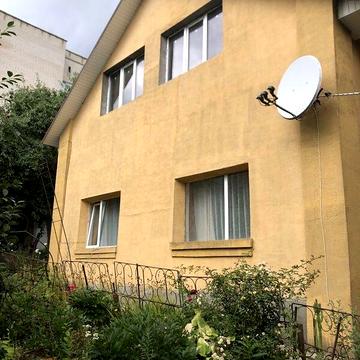 Продаж 3к Дім Лікарняна вулиця