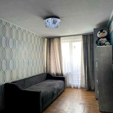 Простора 3х квартира на м. Чернігівська