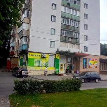 Продається в центрі міста одно кімнатна квартира.