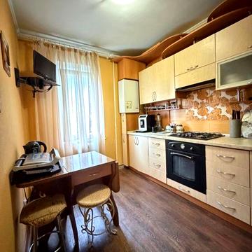 Продаж 3к квартири на Полтавській