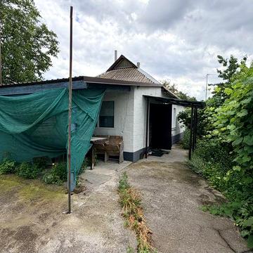 Будинок із 34 сотками землі за 60 км від Києва | с. Гостролуччя, Броварський район, Київська область