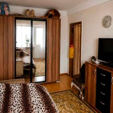 Продажа 2-ї квартири  в гарному стані з меблями проспект Миру, 9-А.