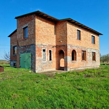 Продам будинок в с.Тахтаулове 250 кв. з  ділянкою 25сот по ціні квартири.