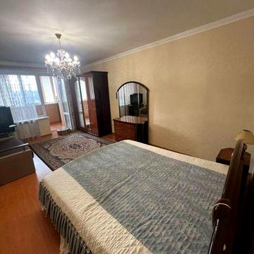 Здам велику 1 к Петропавлівська  Борщагівка біля школи