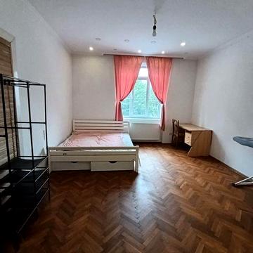 Терміново здається 2 км квартира р-н Кобилянської, вільна, ключі!