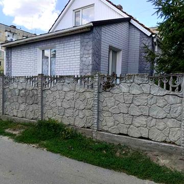 Продам 2 поверховий будинок з газовим опаленням та ремонтом (р-н Кірово)