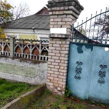 Продам дом в Корабельном районе (ОБМЕН НА 1-2 КОМНАТНУЮ КВАРТИРУ)