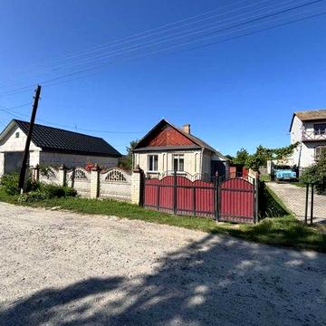Будинок в центрі села Нова Чортория