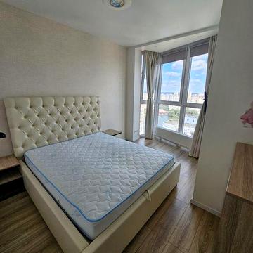 Продам квартиру Драгоманова 2 (власник, без комісії)