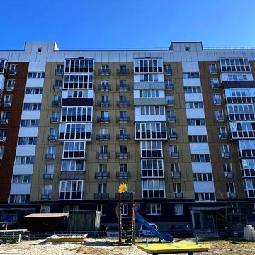 Двокімнатна квартира 50 кв.м. з ремонтом в центрі  міста Бородянка