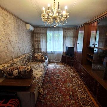 Продам большую 3 к квартиру 12 квартал Варус