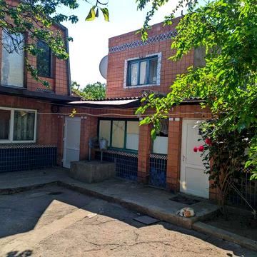 Продам будинок в центрі Нової Одеси